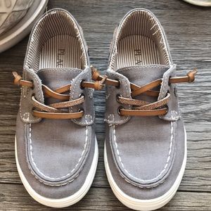 Boys shoes